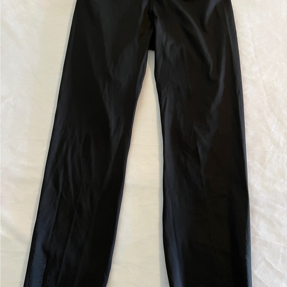 Women's Sleek High-Waisted Run Capri Leggings Black Small Activewear Sports Athl - Picture 3 of 9